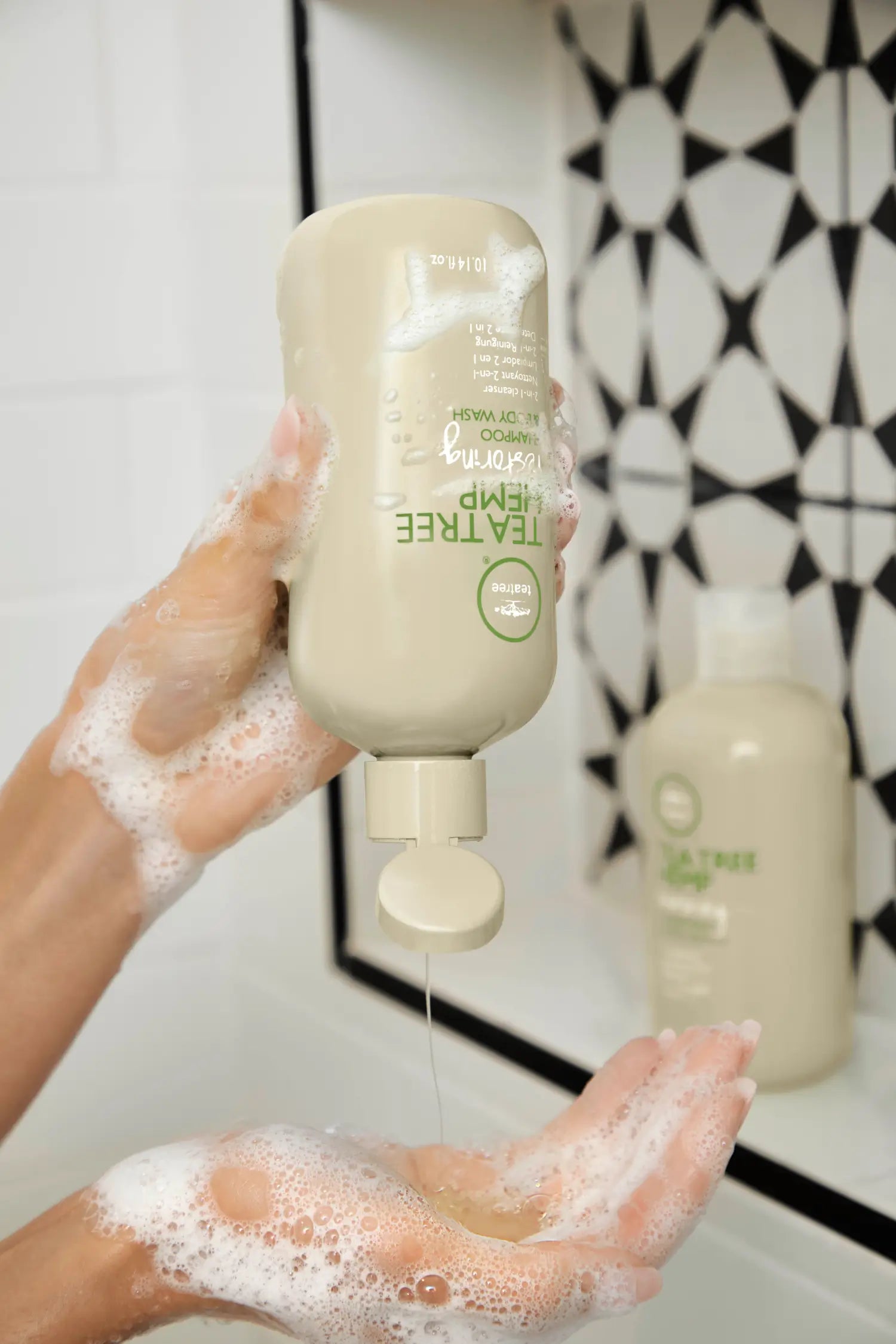 TEA TREE Hemp Restoring Shampoo & Body Wash