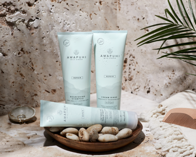 AWAPUHI WILD GINGER NOURISHING SHAMPO - Floke Te Demtuar